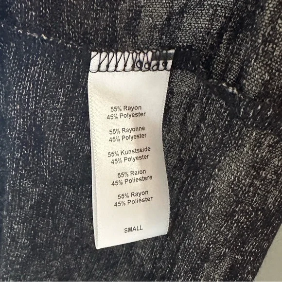 Urban Outfitters V Neck T - Picture 3 of 4